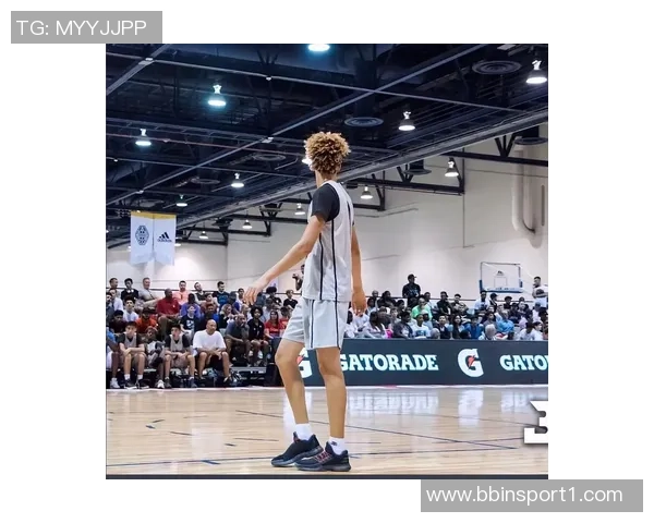 第三节对决火花四射伦纳德狂砍19分拉梅洛鲍尔也不甘示弱斩获13分