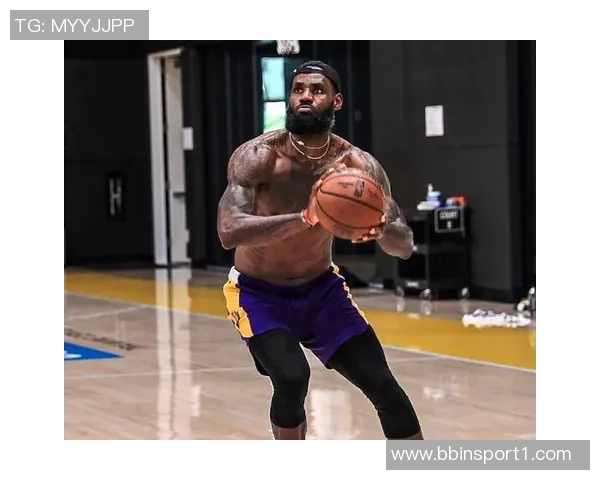 JR承认老詹仍对他不满但称赞其为历史最佳球员 JR承认老詹仍对他不满但称赞其为历史最佳球员